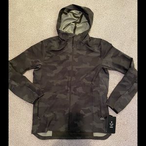 NWT. Men’s Lululemon Warp Lite Jacket. M
